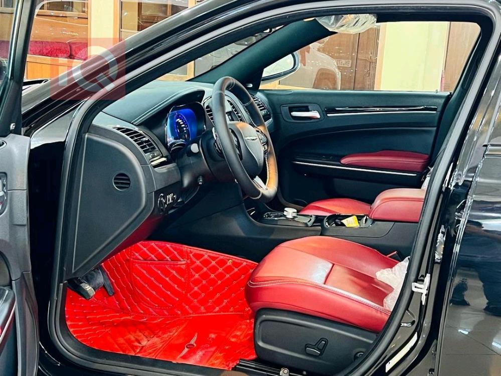 کرایسلەر 300